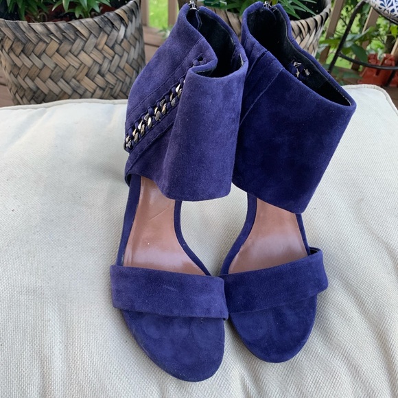 Vince Camuto suede sandals - Picture 7 of 14